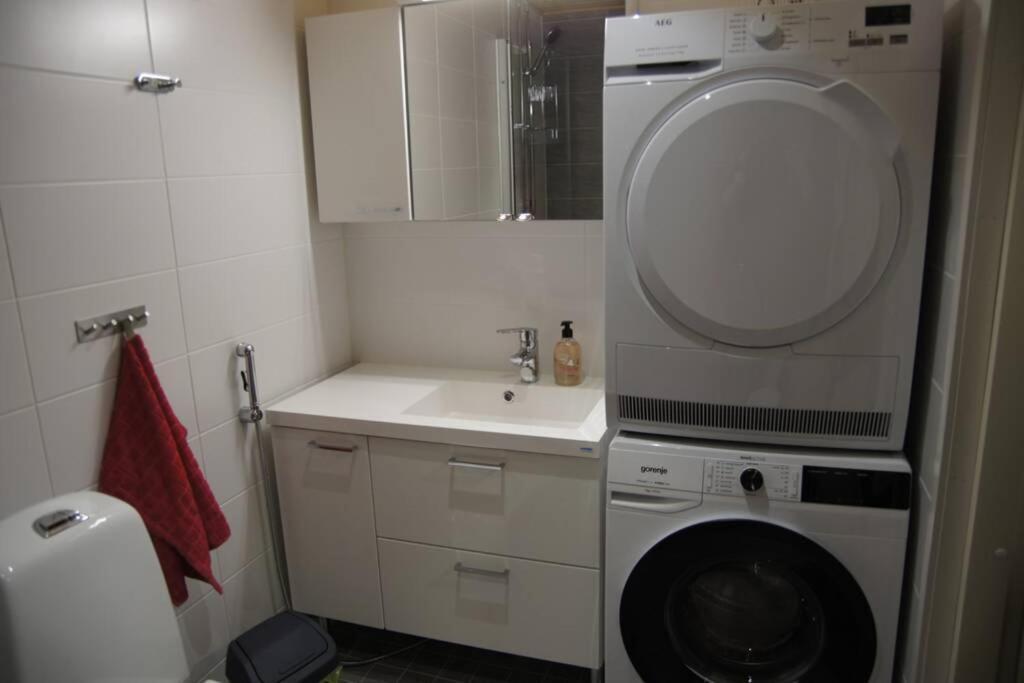 オウルKeskustan Kaksio 45 M2 Autopaikalla, Rautatienkatu 19, 9 Krsアパートメント エクステリア 写真
