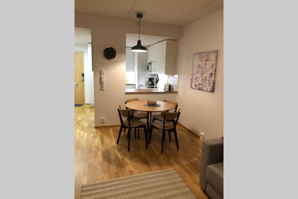 オウルKeskustan Kaksio 45 M2 Autopaikalla, Rautatienkatu 19, 9 Krsアパートメント エクステリア 写真
