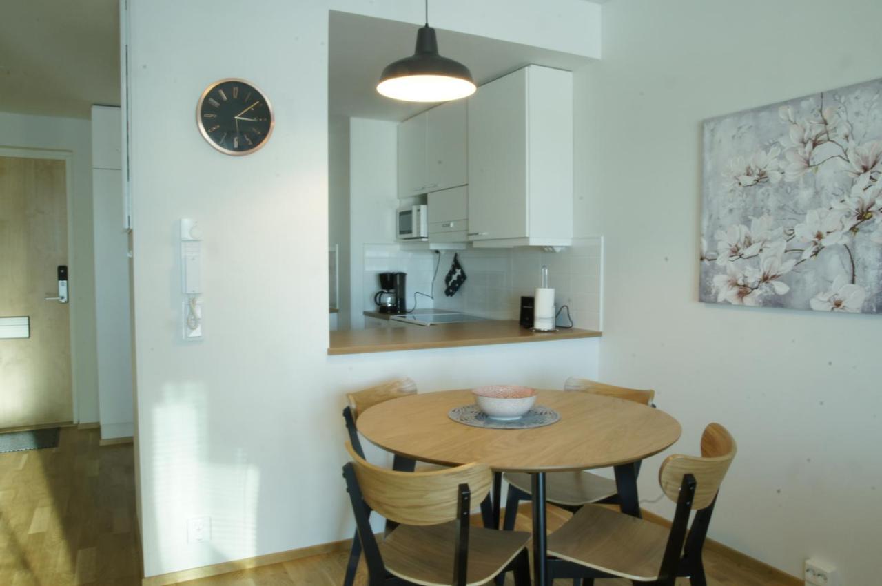 オウルKeskustan Kaksio 45 M2 Autopaikalla, Rautatienkatu 19, 9 Krsアパートメント エクステリア 写真