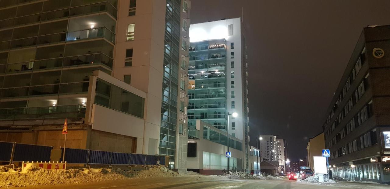 オウルKeskustan Kaksio 45 M2 Autopaikalla, Rautatienkatu 19, 9 Krsアパートメント エクステリア 写真